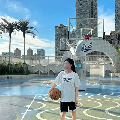 韦英彤